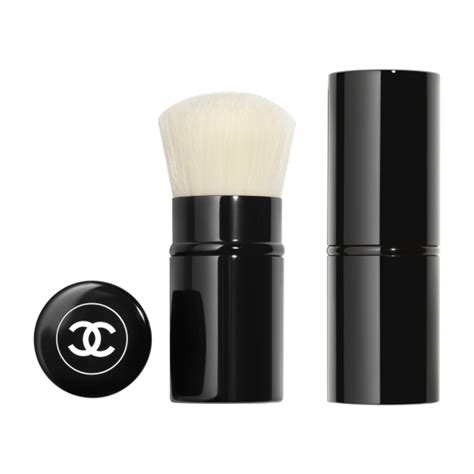 Chanel retractable kabuki brush